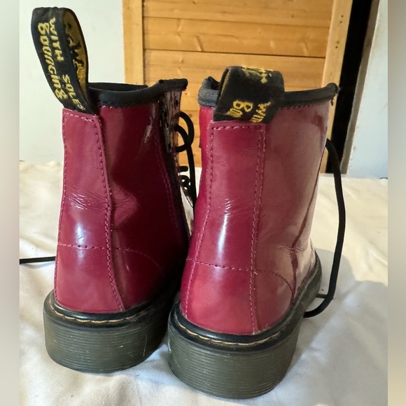 Dr. Marten J1460 - Picture 2 of 4